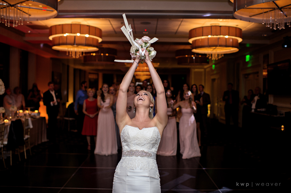 bouquet toss 